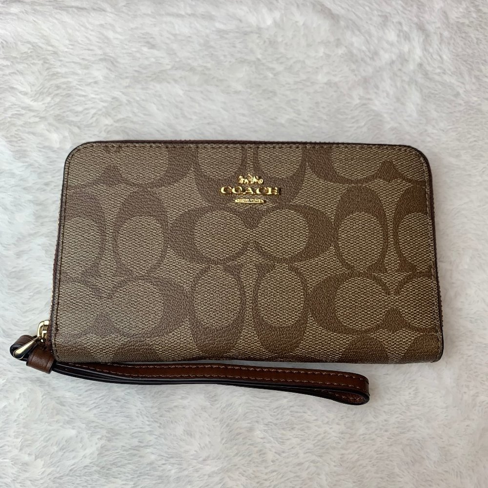 Coach Phone Wallet - Picture 2 of 6